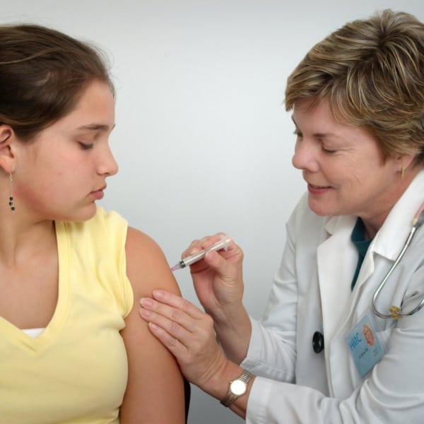 Nurse giving a flu shot