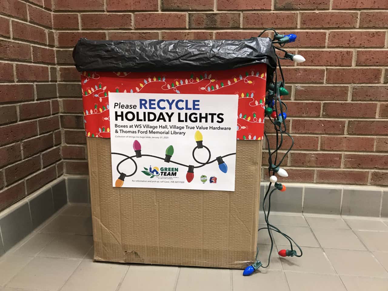 Holiday lights recycling box